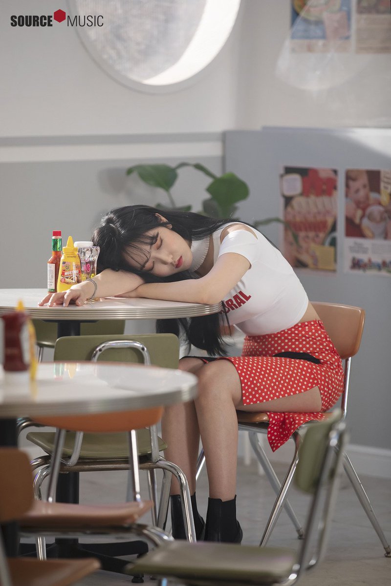 GRFNDSinB's tweet photo. STATION X 0 ＜Wow Thing＞ M/V 촬영 현장 비하��드 https://t.co/pMDuSqiUow