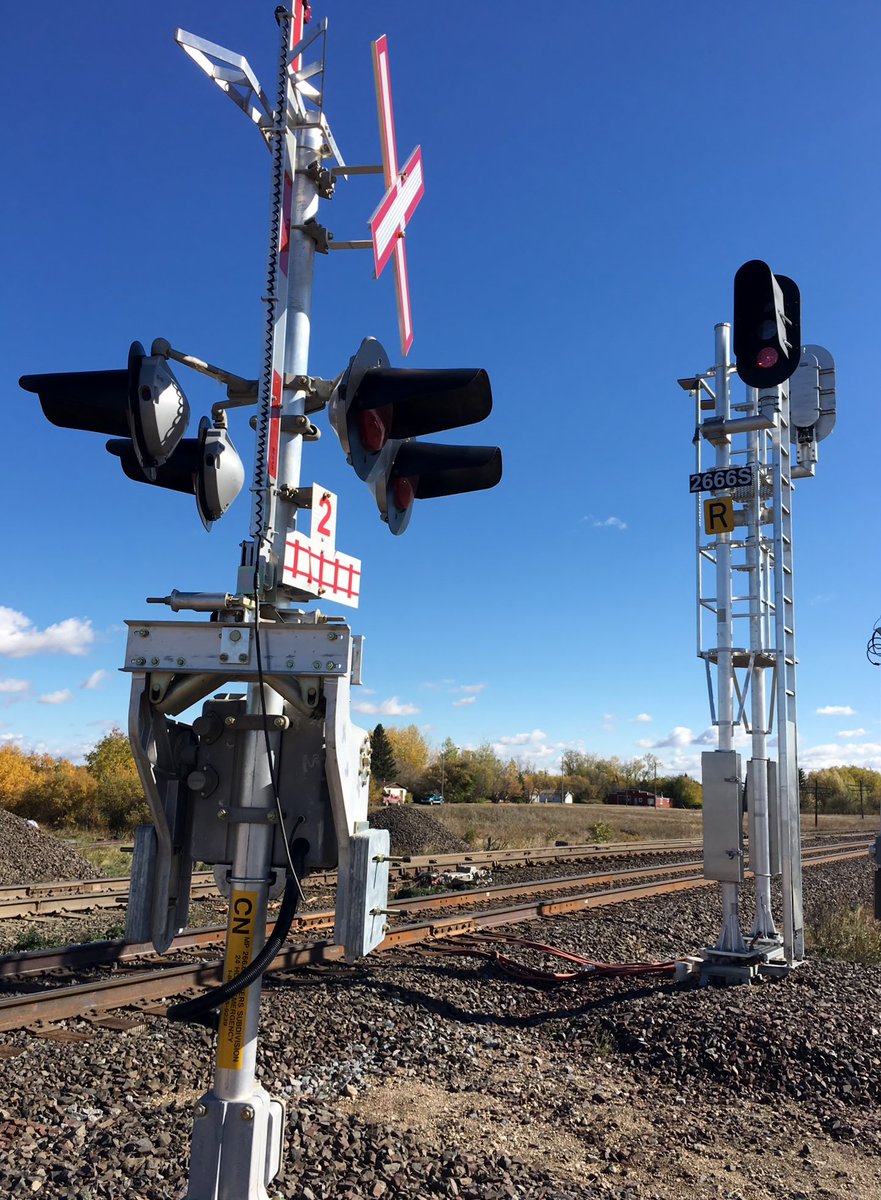 CNRailway's tweet photo. In addition to new double-track, CN's $3.5B 2018 capital program provides #RailSafety investment, such as this brand new road crossing warning system with gates in Waldron, SK. https://t.co/fjZKdRE0zJ