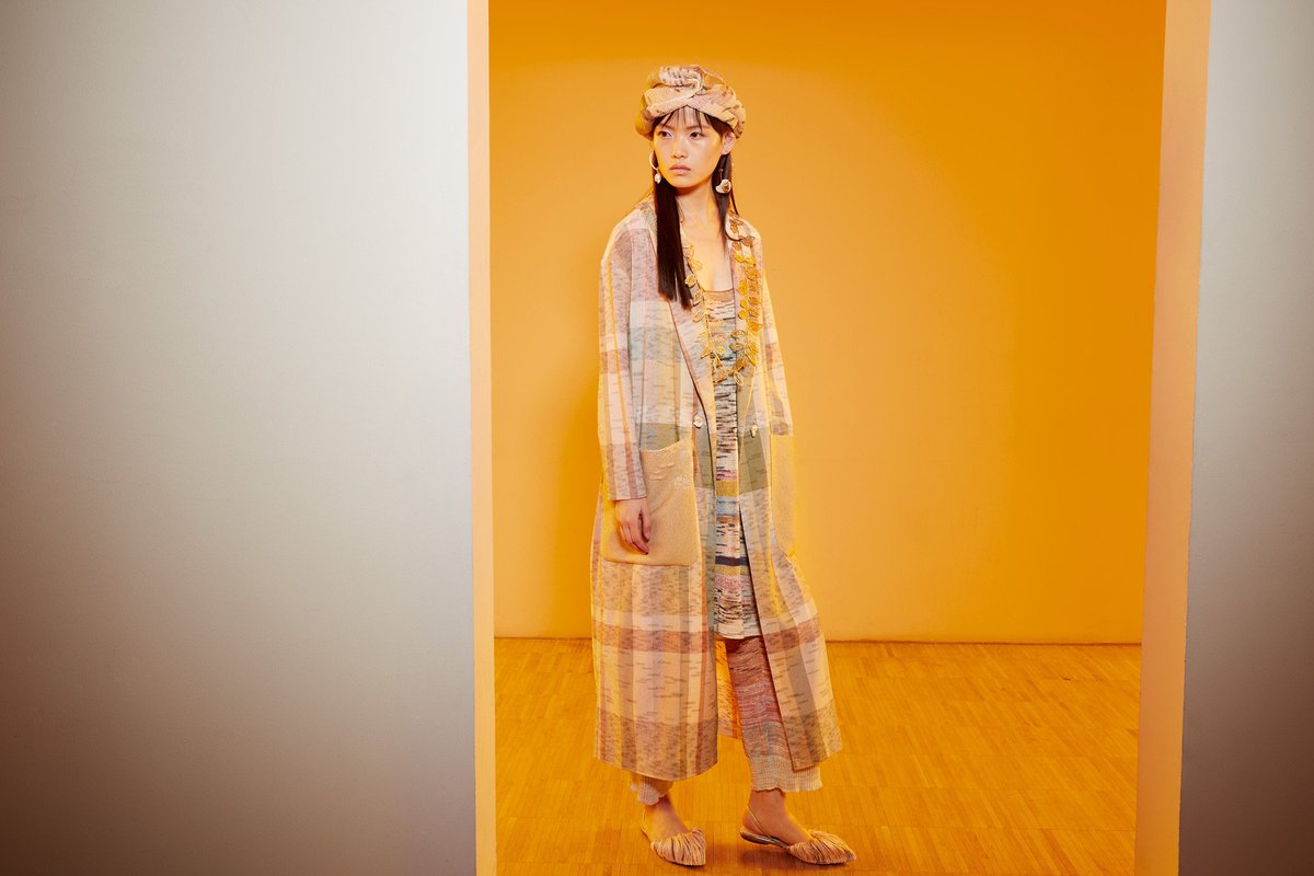 Missoni's tweet photo. A breezy way to reconnect with nature.Encounters, for days on end. An earthy feeling.
#MissoniSS19 #Missoni65 #MFW @xie.chaoyu
Photo by Tassili Calatroni @tassopictures https://t.co/mgpddBGN34