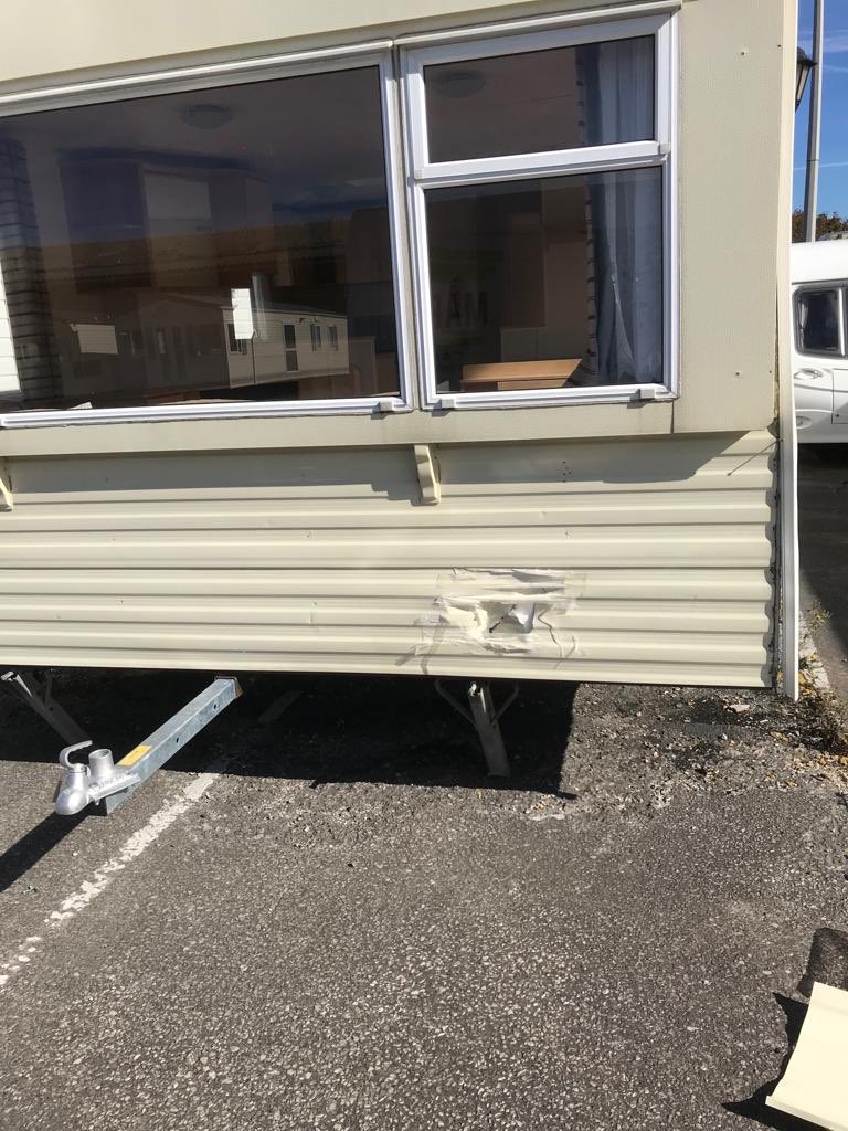 MEcaravanrepair's tweet photo. Last job of a busy week at @Caravansforsalenorthwales on this @CosaltHolidayHome #staticcaravanrepair #staticcaravanrepairs #staticcaravanrepairnorthwales #Panelreplacement #panelreplacementspecialist #Stormdamage #Caravanstormdamage https://t.co/jg2KuXuRQv