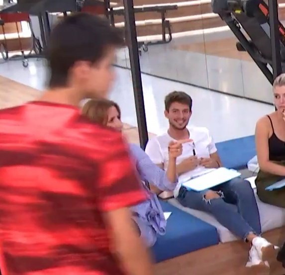 QueenOfNoises's tweet image. Apreciemos la mirada de Carlos cuando Dave sale a presentarse.

#OTDirecto28SEP #Carve #Dight #Davlos #Cave