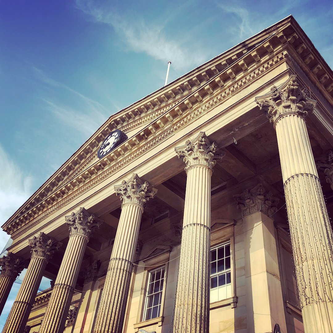 DeCubaHudds's tweet photo. #Huddersfield we can't wait to be part of the town.. espically with buildings like this! 😍 📷 travellingaardvark https://t.co/qkfIrLCQzy