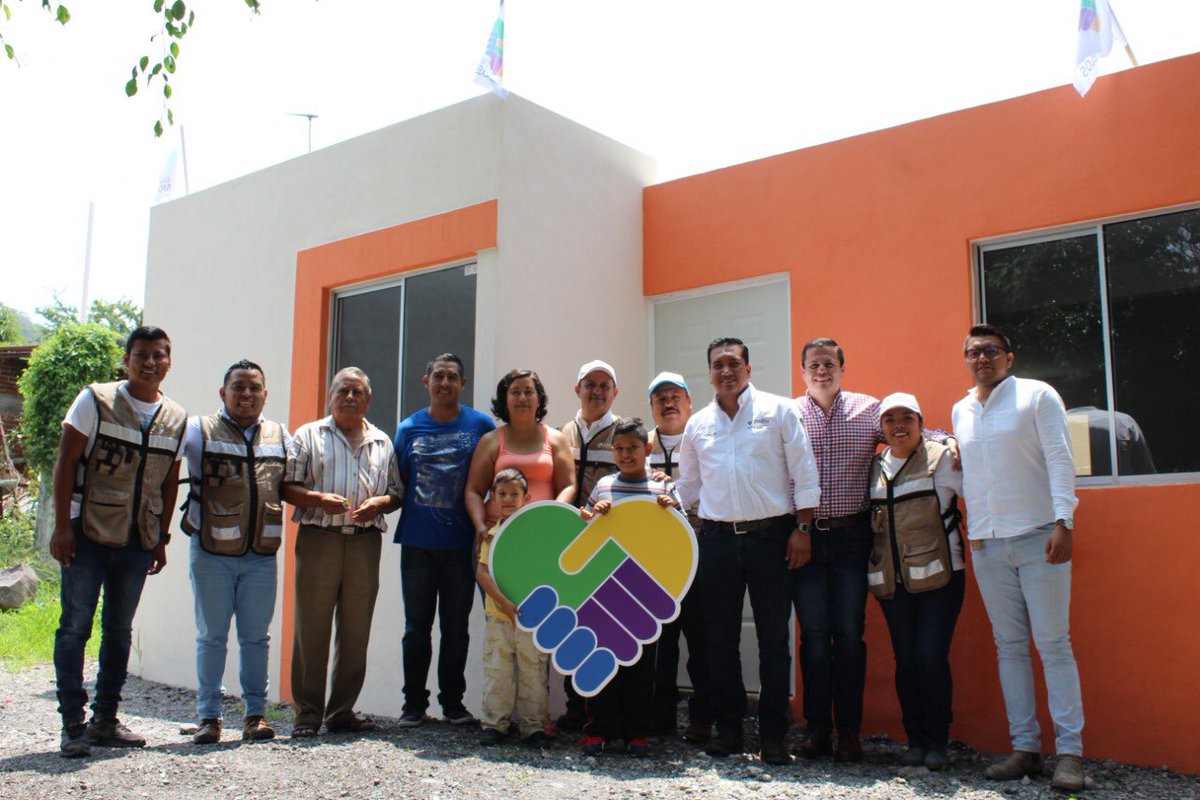 sbeltrantoto's tweet photo. En #Morelos hemos sembrado las bases para que las familias puedan recuperar sus hogares, la reconstrucción va en marcha #Sismo #19s #Tepoztlán https://t.co/2t7DSwkbEs