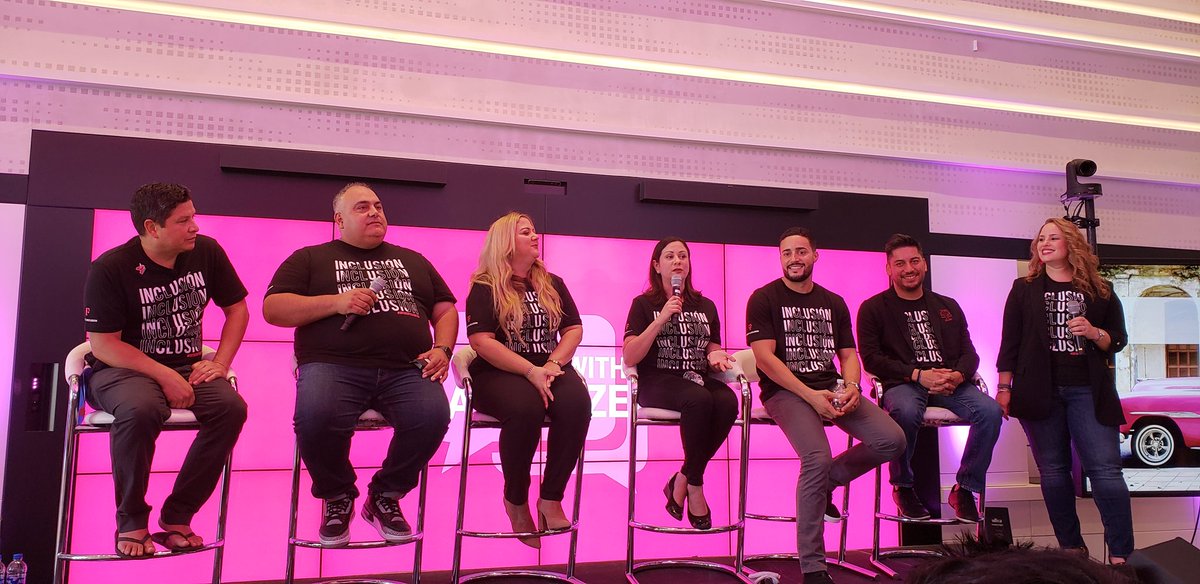 So much Hispanic pride and inspiration in one picture!  #HispanicHeritageMonth #TalkingwithTrailblazers #BeMagenta