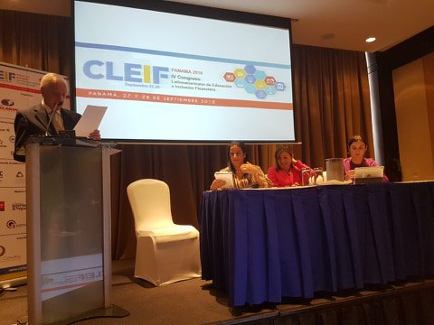 FelabanOnline's tweet photo. Panel en el #CLEIF2018 
“Finanzas Sostenibles”: El rol de la banca en el cumplimiento de los Objetivos de Desarrollo Sostenible de las Naciones Unidas” 
Marcela Ponce,  International Finance Corporation - IFC 
Tania Tamariz, Red del Pacto Global – Ecuador.
karla Simón Ficohsa https://t.co/W05SFO0LPB