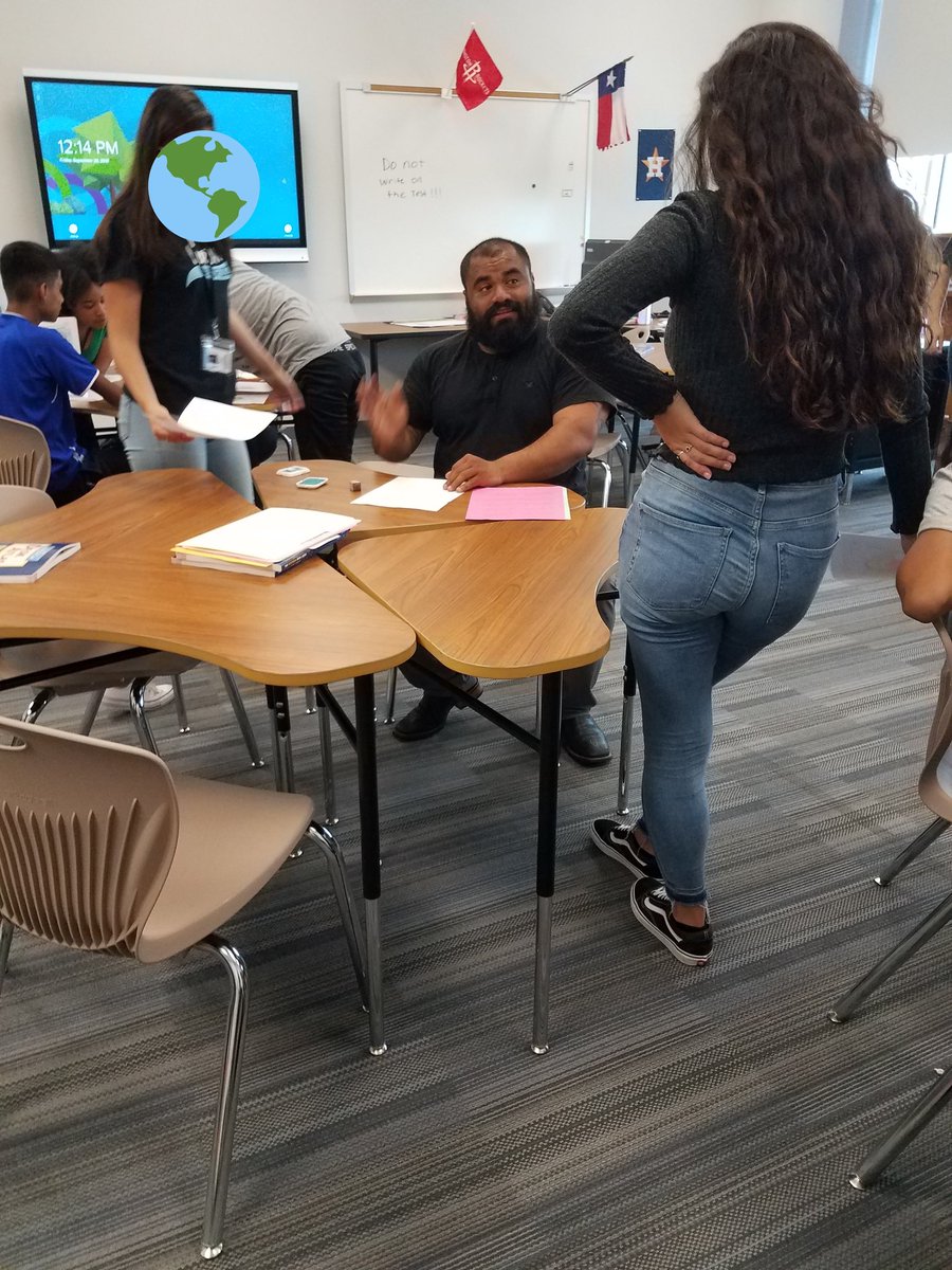 MsEmilyEElliott's tweet photo. US-Canada Mapping Lab today in #WGEO @PaetowHS @gonz5307  @PaetowVball @Paetow_BSBL #powerzone #studentcentered #mapanalysis #100percentengaged https://t.co/sKxP0bgjw2