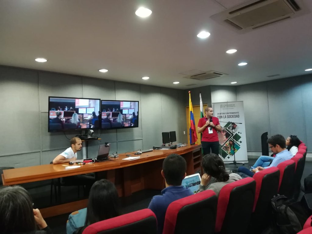 AccesibilidadUA's tweet photo. La @UA_Universidad un ejemplo de accesibilidad digital e innovación social
@jmfdz @CAE_UA habla sobre la app #AbilityConnect y Javier Mira @EconomicasUA del Master Innovación social en la Univerdidad de Antioquia de Medellín, Colombia, conferencia @lasinorg https://t.co/bo0l8e7xej