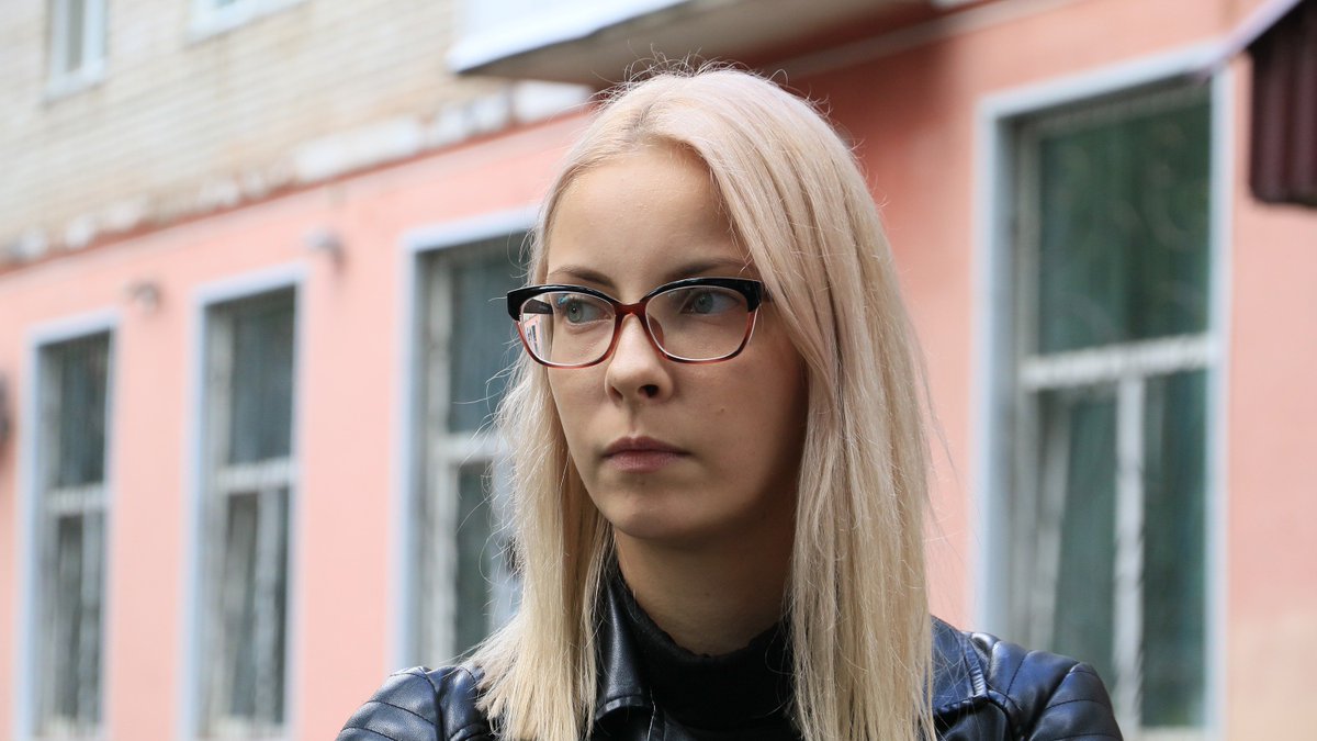 lentaruofficial's tweet image. Мария Мотузная, обвиняемая в экстремизме за мемы, рассказала, что адвокату обещали проблемы, если он «не угомонит шумиху». И проблемы постучались к нему в дверь

lenta.ru/news/2018/09/2…