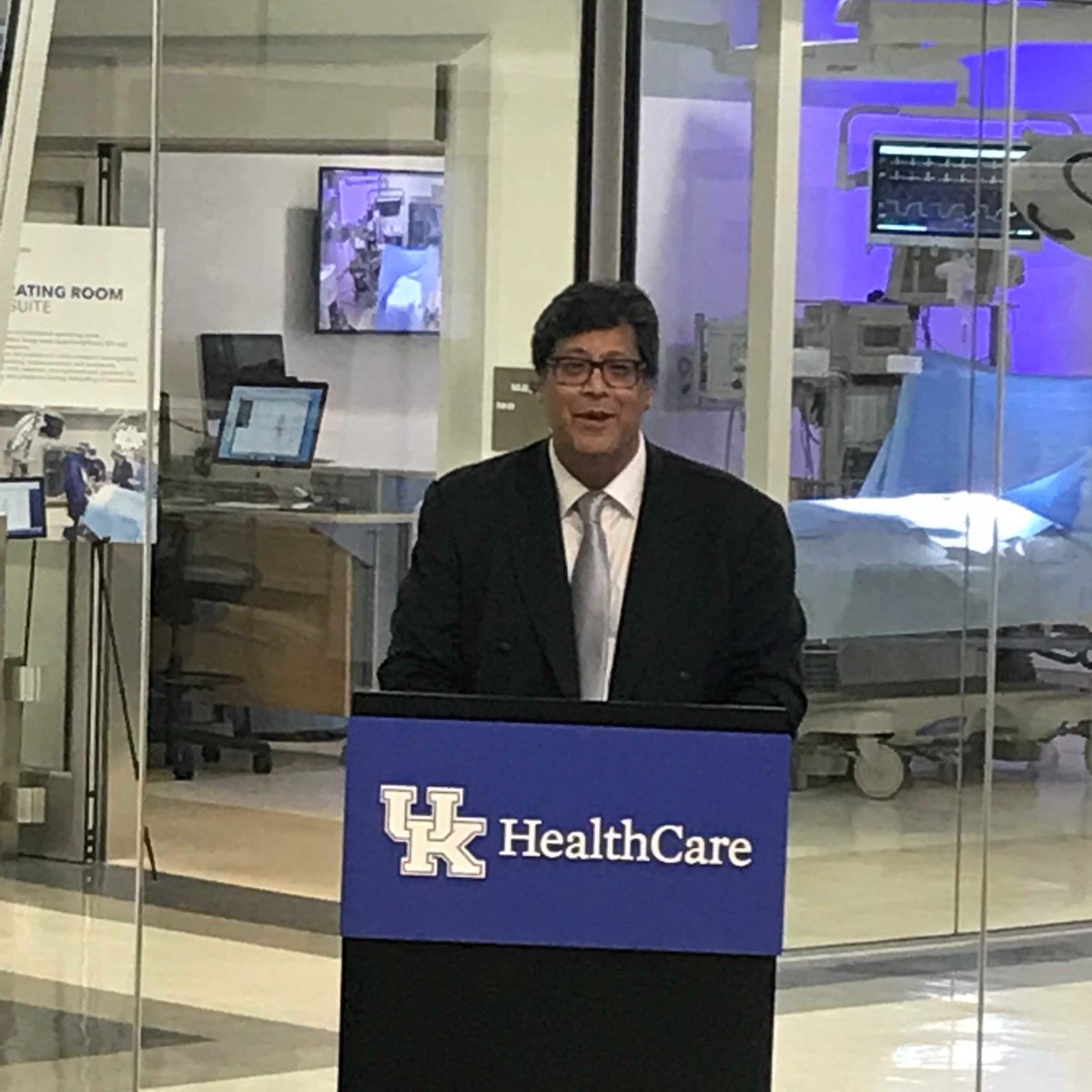 UK_HealthCare's tweet photo. “This is UK simulation teamwork – and I’m very proud to welcome you all to this center.” – Dr. Zaki Hassan, Medical Director of UK HealthCare Simulation Center https://t.co/5OieHvHxQJ