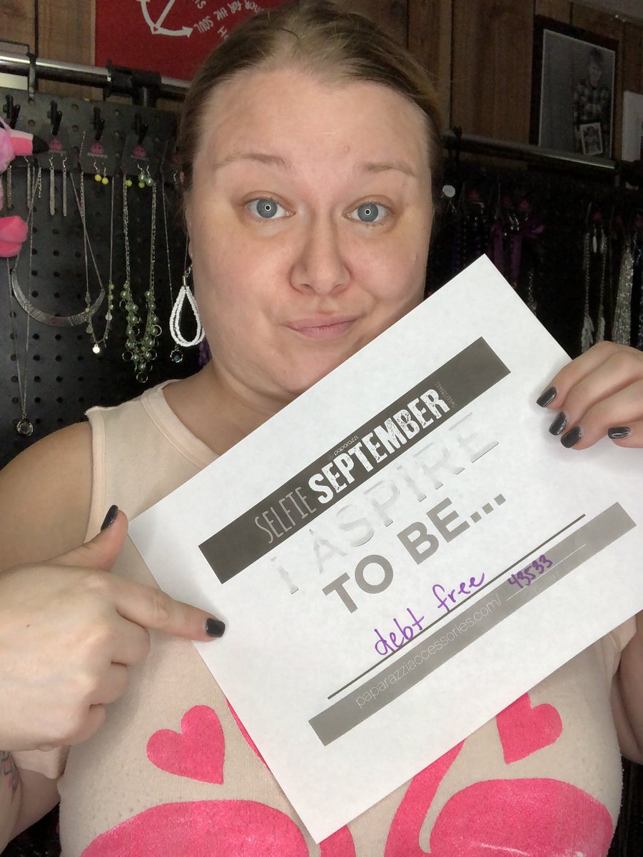 flamingo_angie's tweet photo. #ASPIREPaparazzi Day 28! I aspire to be debt free! #debtfree #paparazzi #aspire #fun #flamingoangie #gigisjewels #opportunity #september #selfie #stepitupseptember @PaparazziAccess https://t.co/yUN9Fe4B6l