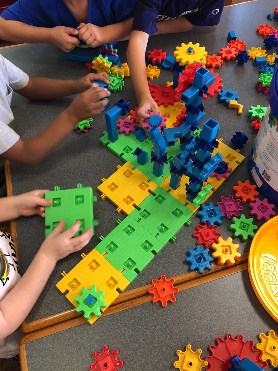 ComancheLibrary's tweet photo. #makerspace #ems_libraries https://t.co/z8ZxfovLBr