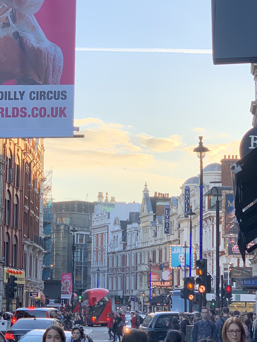 DonIorio's tweet photo. Friday evening in London... sounds like a good time for a Pint and a Show. #Aladdin at Prince Edwards Theater ...... missing you @tenrtenmmi ....@LTETRAVEL1 @donnieiorio https://t.co/e5PhhG7OKh