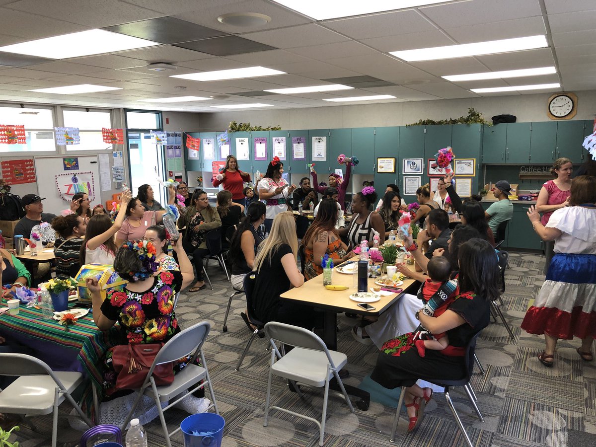 Harrisbooster's tweet photo. Parents had a rockin good time at Parent Cafe. Thank you to Lori from Vorhees Elementary for coming out to spread the word of Duel Immersion. Thank you to all the FACEes that came out to support. #TeamBCSD #teamFACE #harrishawks #hawksnest @LauraPradoDuran @BcsdFace @jsillas14 https://t.co/FA1BTVHfmM