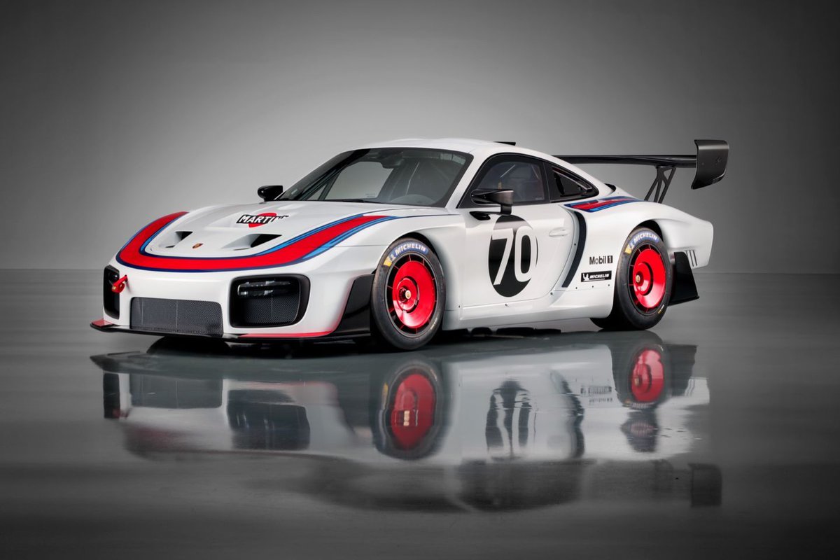 FAS4CARS's tweet photo. With 690hp, a twin-turbo 3.8L flat-six engine, and seven-speed dual-clutch PDK gearbox, this is not street legal! #notstreetlegal #glendale #porsche https://t.co/PuJhCiizzY
