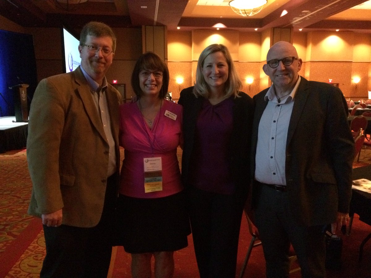 Thank you #edleaders -great to spend time with state+global education innovators <a href="/dwenmoth/">Derek Wenmoth</a> <a href="/JohnnyKey_AR/">Vote</a> <a href="/dtairola/">Denise</a>