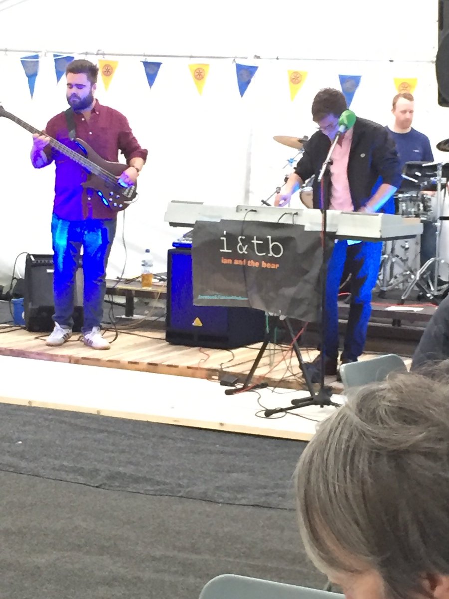 RotaryBeckenham's tweet photo. Rocking and Rilling at the Rotary Langley Park  “Beerfest” - get down here while there’s still some beer- all for local charities ✅✅✅ https://t.co/aqSvkZwsiQ
