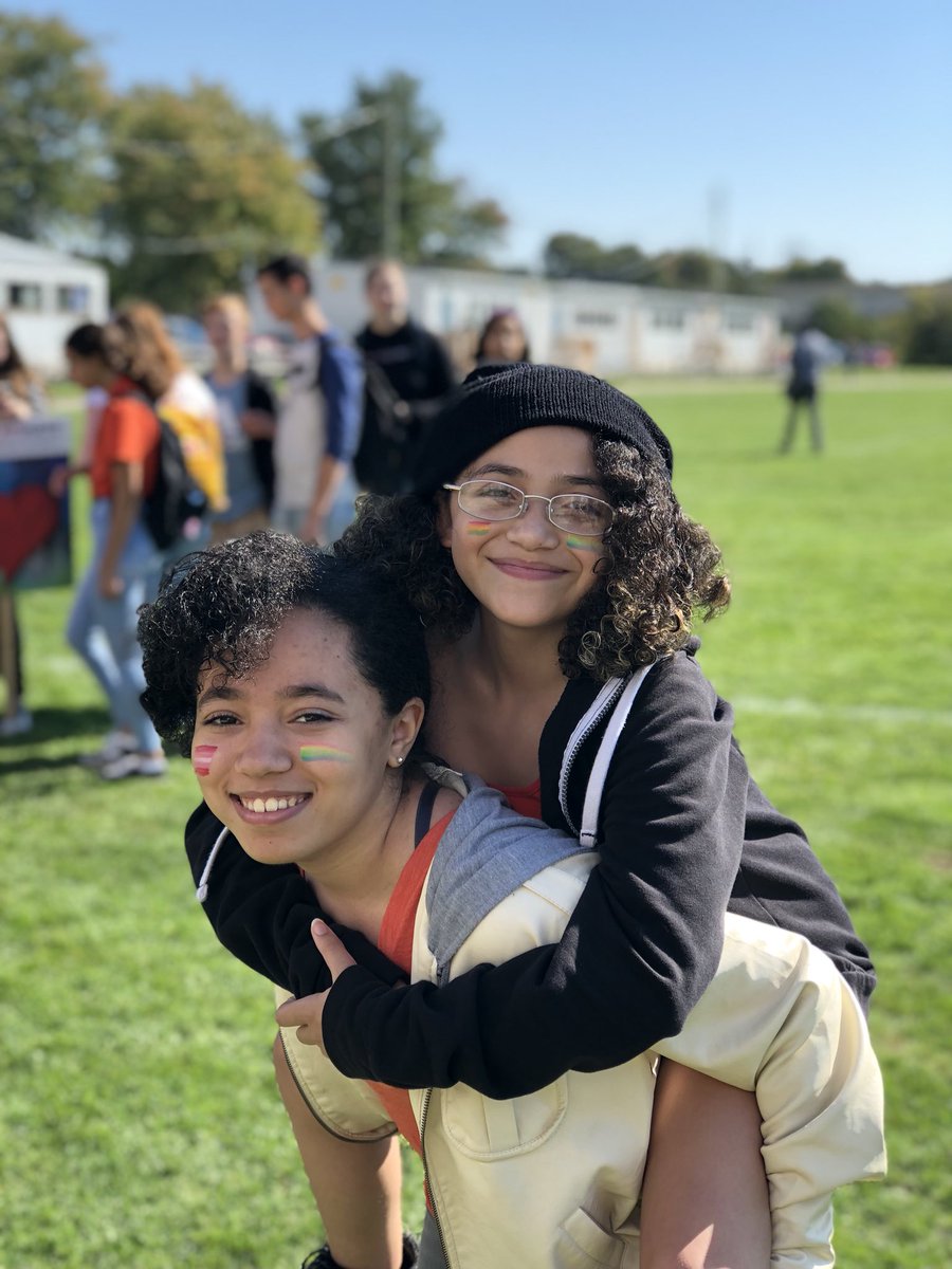 LauraMaeLindo's tweet image. My daughters &amp;amp; I were honoured to share space with brilliant Eastwood students as they protested to #SaveSexEd. 

Indigenous students called for truthful curriculum so that reconciliation can happen in an honest way.

I’m SO proud of these students. #onpoli