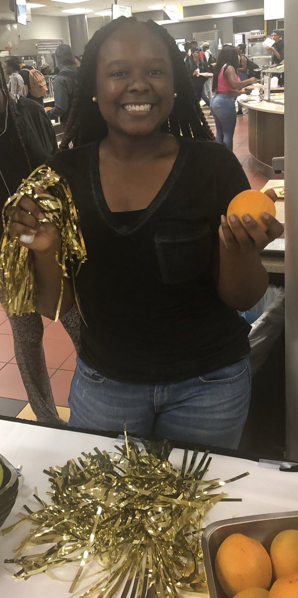 XulaFood's tweet photo. As part of the Healthier Campus Initiative, we’re celebrating Fruit and Veggie Friday! Grab some fruit or veggies and post using the hashtags #HealthyCampus #FnVFriday #XULA #XulaFood https://t.co/pPluFpYBHE