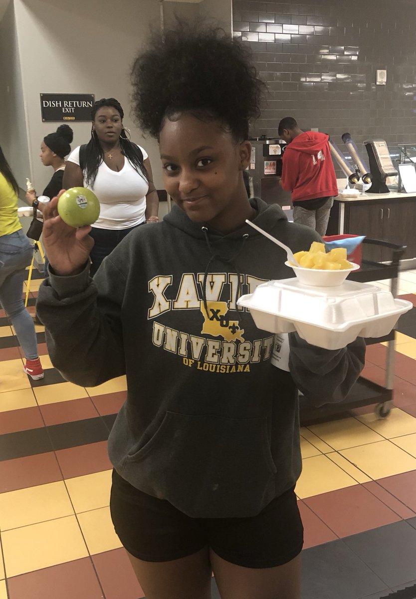 XulaFood's tweet photo. As part of the Healthier Campus Initiative, we’re celebrating Fruit and Veggie Friday! Grab some fruit or veggies and post using the hashtags #HealthyCampus #FnVFriday #XULA #XulaFood https://t.co/pPluFpYBHE
