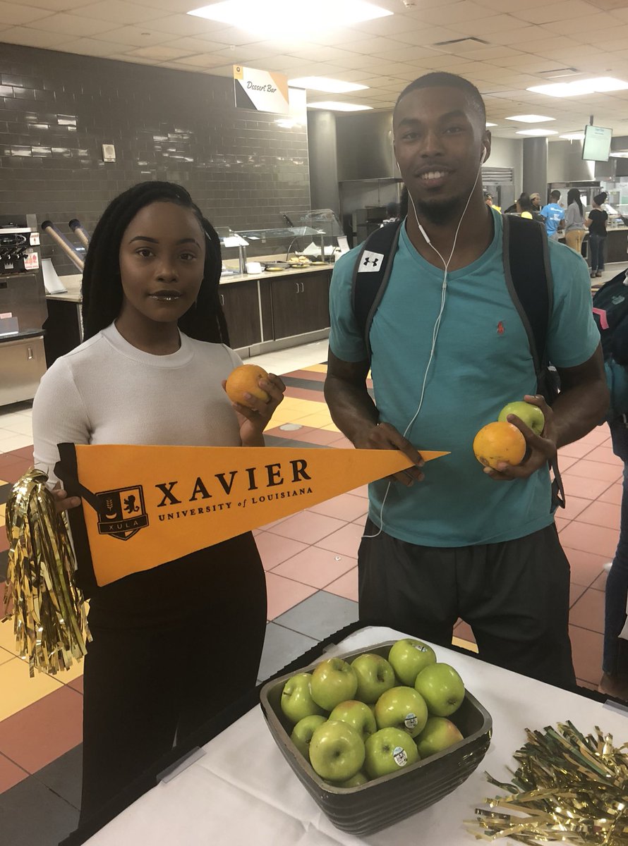 XulaFood's tweet photo. As part of the Healthier Campus Initiative, we’re celebrating Fruit and Veggie Friday! Grab some fruit or veggies and post using the hashtags #HealthyCampus #FnVFriday #XULA #XulaFood https://t.co/pPluFpYBHE