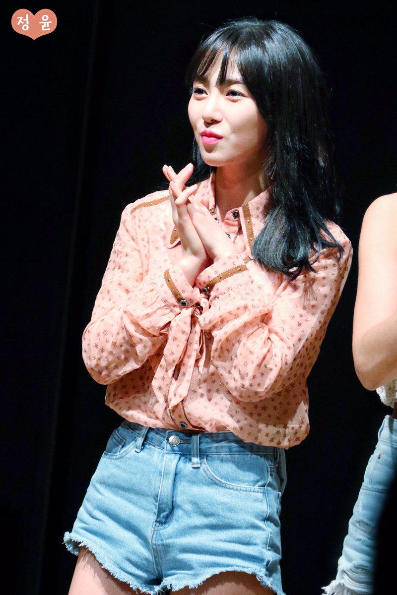 tingyun0508's tweet photo. 20180617 AOA 팬사인회 민아 ❤️
#에이오에이 #AOA #민아 #Mina #Bingle_Bangle #빙글뱅글 @AOA_FANCLUB https://t.co/i4BXDiLAgt