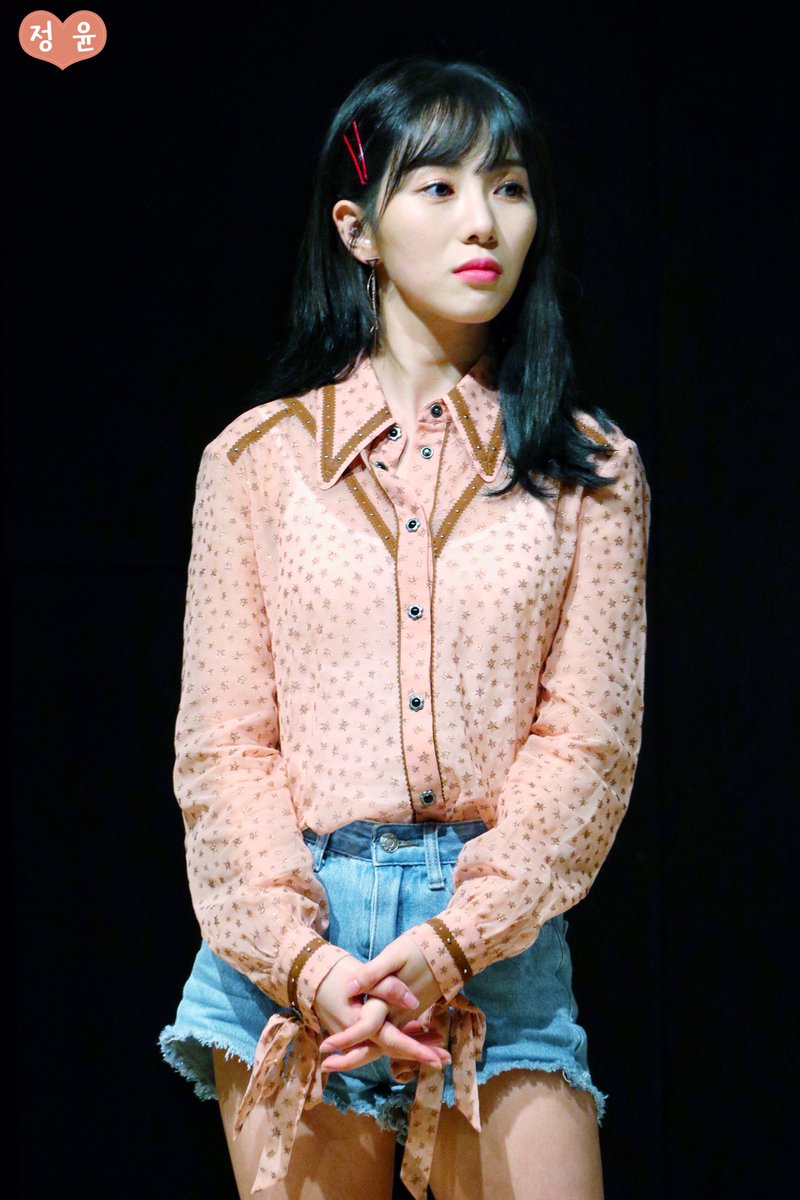 tingyun0508's tweet photo. 20180617 AOA 팬사인회 민아 ❤️
#에이오에이 #AOA #민아 #Mina #Bingle_Bangle #빙글뱅글 @AOA_FANCLUB https://t.co/i4BXDiLAgt
