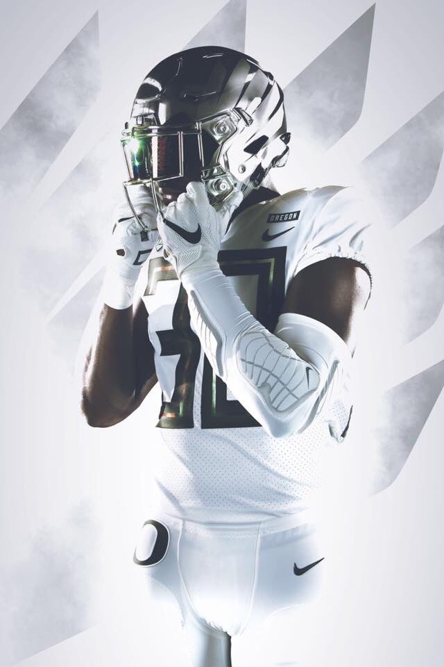 The <a href="/oregonfootball/">Oregon Football</a> squad going with an icy combo for this weeks game via <a href="/DuckSwag/">Oregon Equipment</a> #TBG