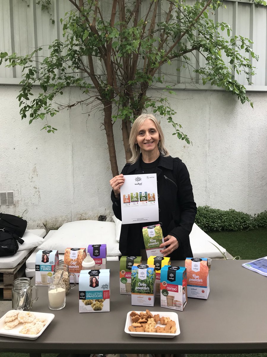 LapMarketplace's tweet photo. Tere Comparini, gran emprendedora 👏👏 :) hoy presentando sus productos de #terrium listos para ser exportados a #EEUU @Corfo https://t.co/SqRhog8DSa
