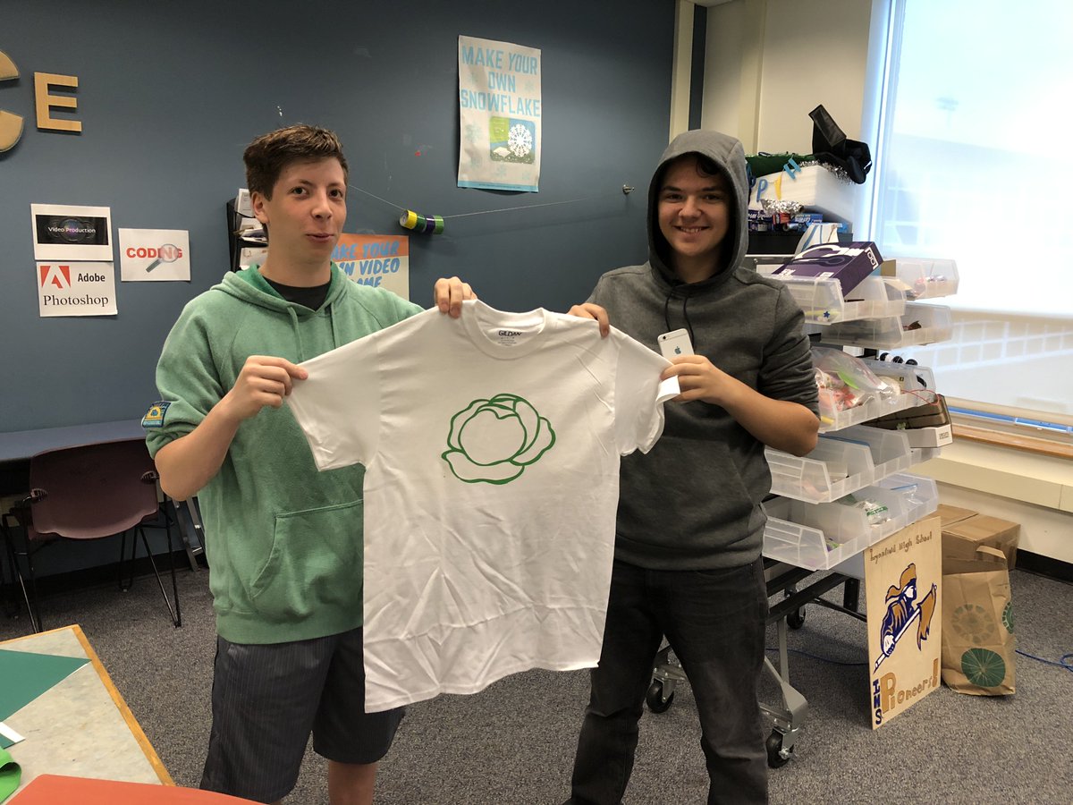 JaniceAlpert's tweet photo. Makerspace learning - vinyl cutter and heat press #passiondrivenlearning #makerspacelearning #studentslearningtogether @LPS_Tremblay @sahoban @ELAperks @kdar5 @LynnfieldHS @robertscleary @batesbc6378 https://t.co/l5SvAVCOCw
