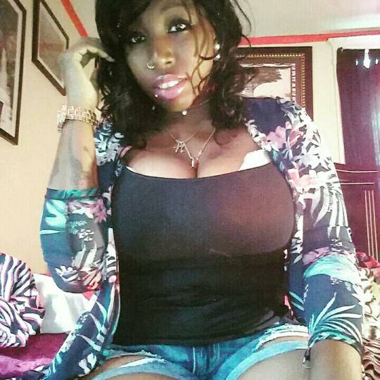 Gucciboo7's tweet photo. 🙌 YASSS It's time for a great show 💦§€x🛌£d💦:LiveMe 
https://t.co/8bHhu0tUA9 https://t.co/wrBG5kmJbY