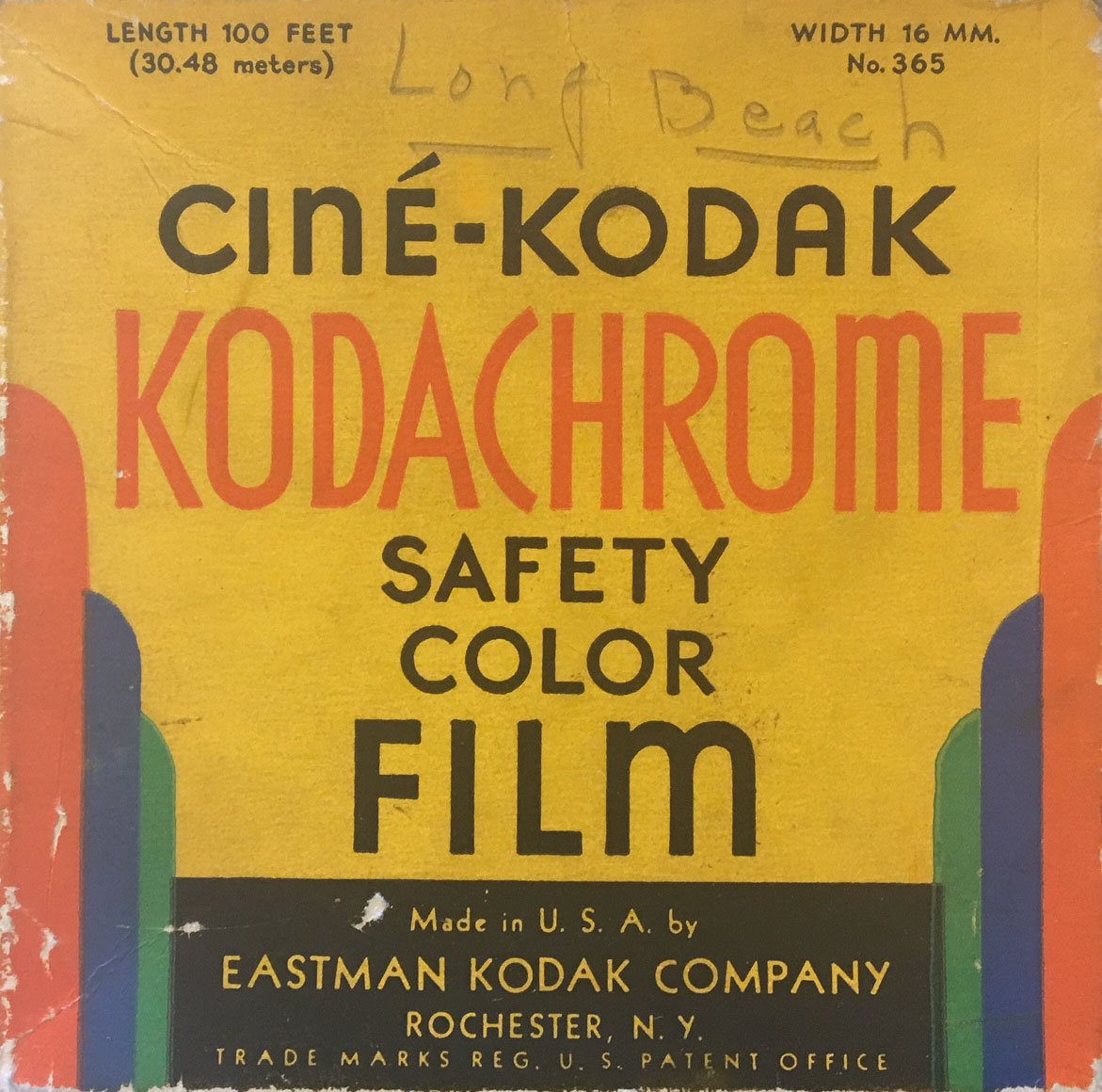 ChiFilmArchives's tweet photo. An elegant design for Ciné-Kodak Kodachrome 16mm film. The Ciné-Kodak camera was first introduced in 1936 and the design of this box reflects the Art Deco aesthetic of movie palaces from this era. #designfridays #artdesignchicago #chicagodesign https://t.co/jT5juezUdK