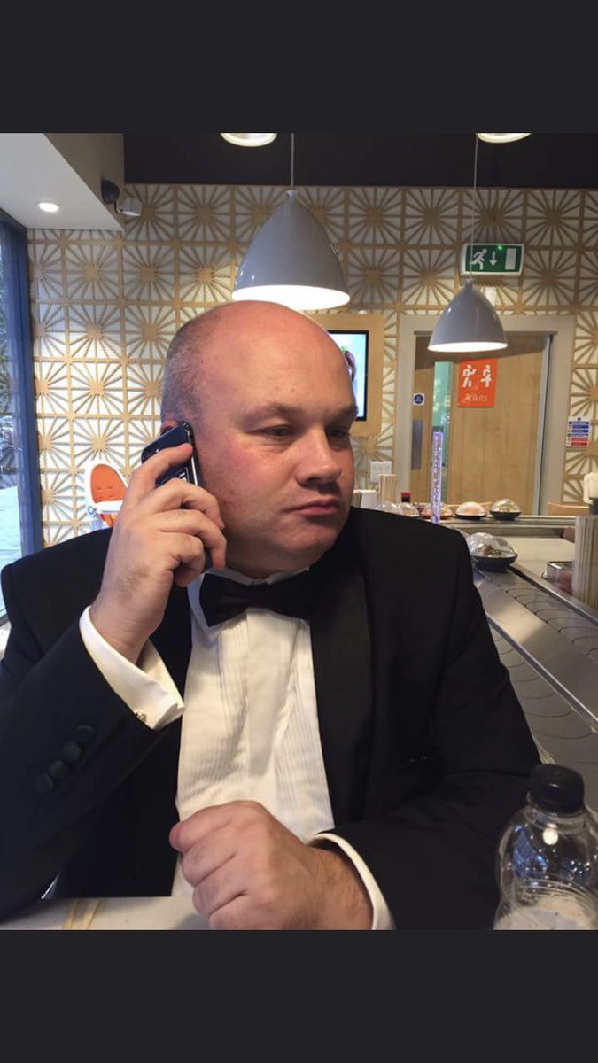 craigmccrum's tweet photo. Mark made a panicked phone call “Is that the police? I would like to report a theft... Somebody appears to have stolen half a train” #HopwoodsAdventures #HalfFormedHitachi @GWRHelp https://t.co/ruNEfFiIlX