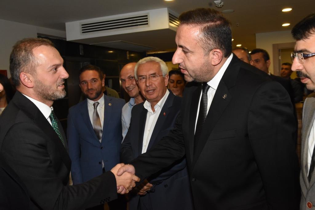 ufukcmez's tweet photo. AK Parti Genel Merkez Teşkillattan Sorumlu Genel Başkan Yardımcısı Sn. Erkan Kandemir’i İl Başkanlığımızdaki İstişare toplantısı öncesi karşıladık. https://t.co/6wYUZnzzVX