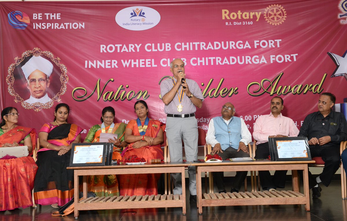 gnmahesh's tweet image. Nation builder award for 41 outstanding teachers felicitation from Rotary club Chitradurga Fort and Inner Wheel club Chitradurga Fort on 26th September