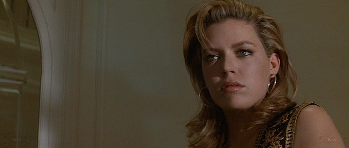 Happy Birthday to Leilani Sarelle who\s now 52 years old. Do you remember this movie? 5 min to answer! 