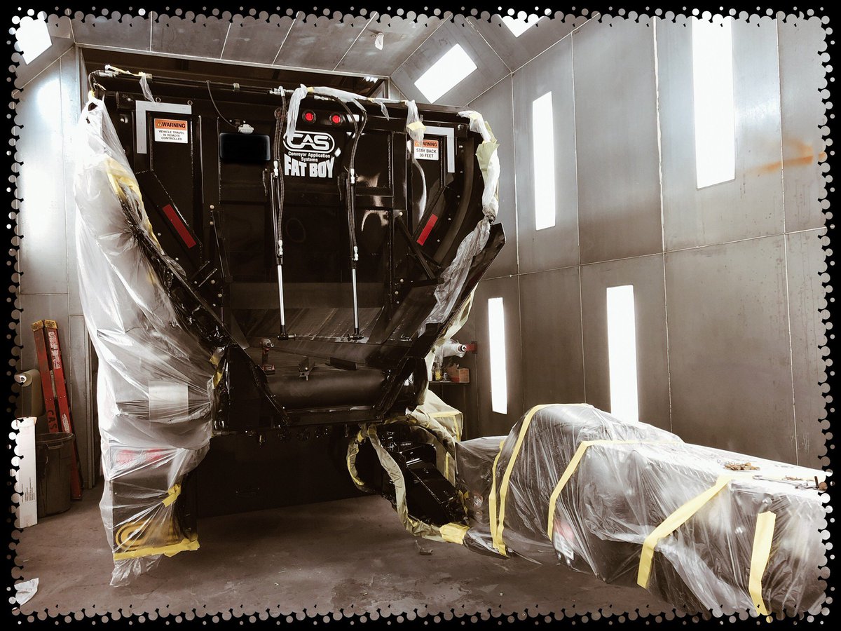 casslingers's tweet photo. Our painter @neilwilliamelliott putting the finishing touches on another #fatboy. We are redefining the new era of #slingertrucks. The future is here! Get yours today lukem@slingers.com #rockslinger #stoneslinger #stonespreader #heavyequipment #moneymaker #materialplacement https://t.co/M3lJuFVwKP