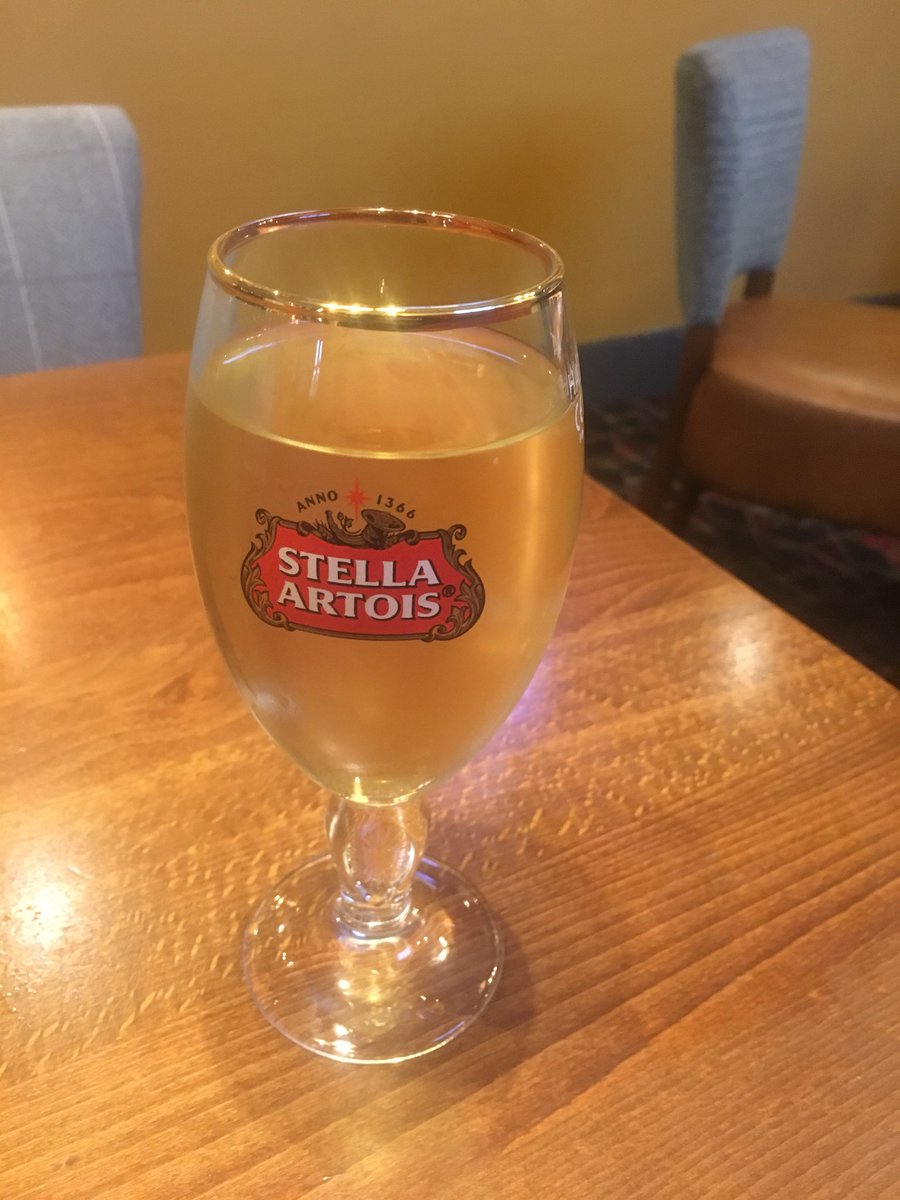 Clearly it’s going to be a ‘drinking wine out of a Stella glass’ kind of Friday night #pub #Salford
