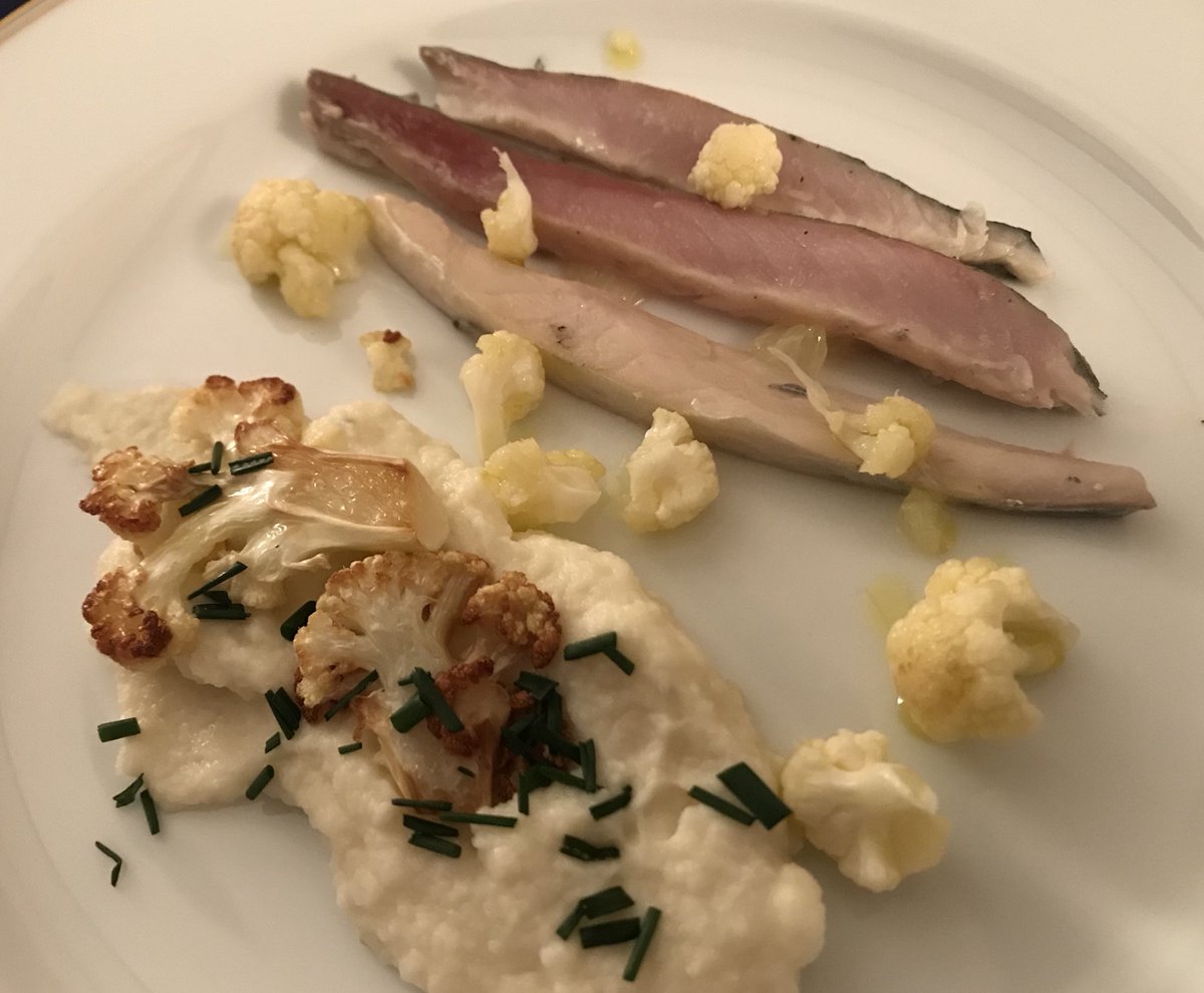muellegrazie's tweet photo. Mackerel & cauliflower. Inspired by the wonderful #relae cookbook and marvelously supported by #kuestlichkeiten @markthalle9 https://t.co/Aib2WvDPns