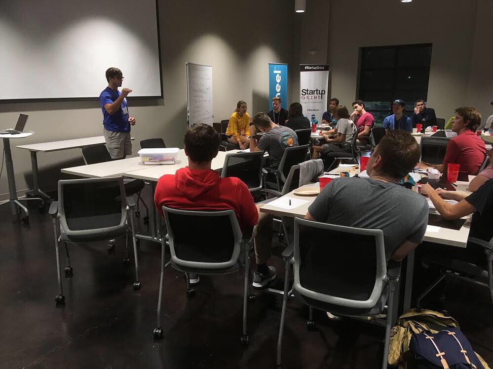 BSNSatBryan's tweet photo. Last week, we had several students go to Davidson College and participate in their 3 Day Start-Up program to further develop their entrepreneurial passions. Thank you Business Advisory Board for your continual support so that these students could attend this conference! https://t.co/pAhEL3j9Qe