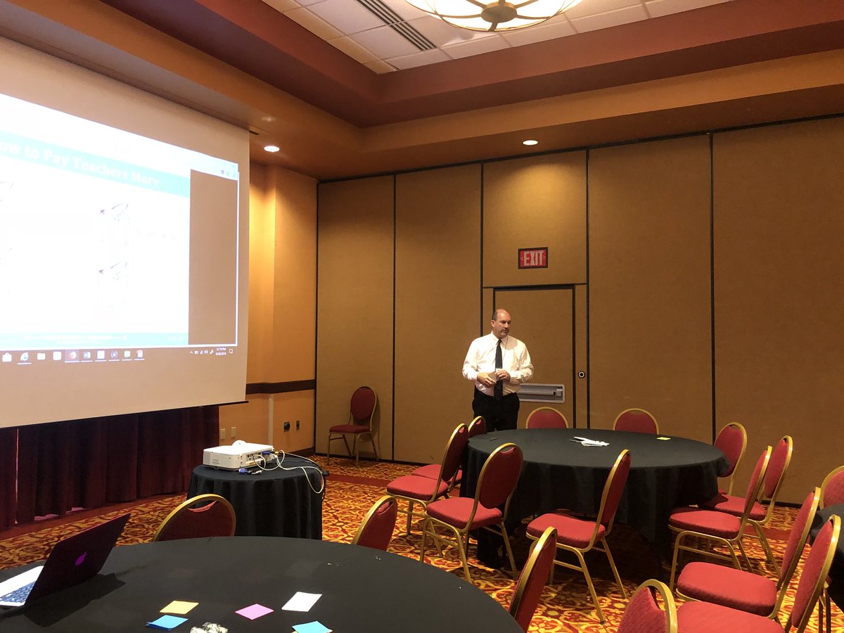 kdsaracini's tweet photo. NLRMS presenting at Innovation Summit on OC. #InnoEd2018 @InnoEdOIE #NLRMS @NLRSD @lawbirdie https://t.co/lnyW5nYNqU