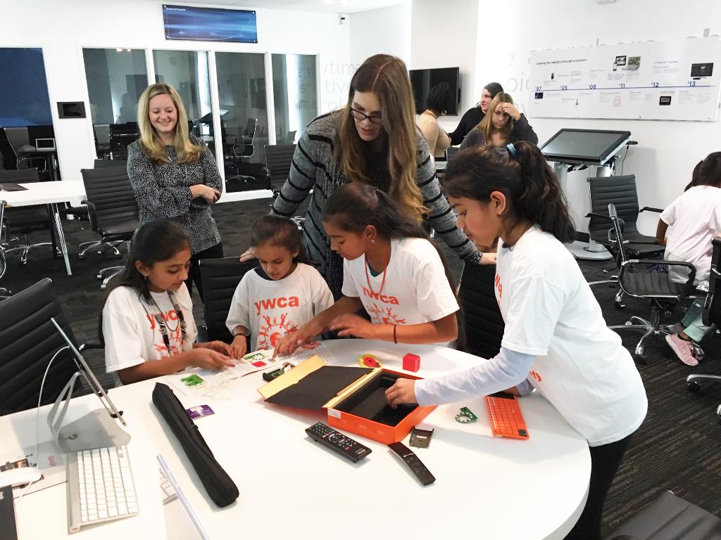 ComcastPhillyNJ's tweet photo. Yesterday, @YWCA_Bucks #TechGYRLS program participants visited our Freedom Region office. From a coding activity &amp; advice from @ComcastWomen leaders to a product lab demo, we were impressed by these bright, young #GirlsInStem! @NBCPhiladelphia @NBCUFoundation @ComcastNBCUCI https://t.co/mt7HpUKSjf