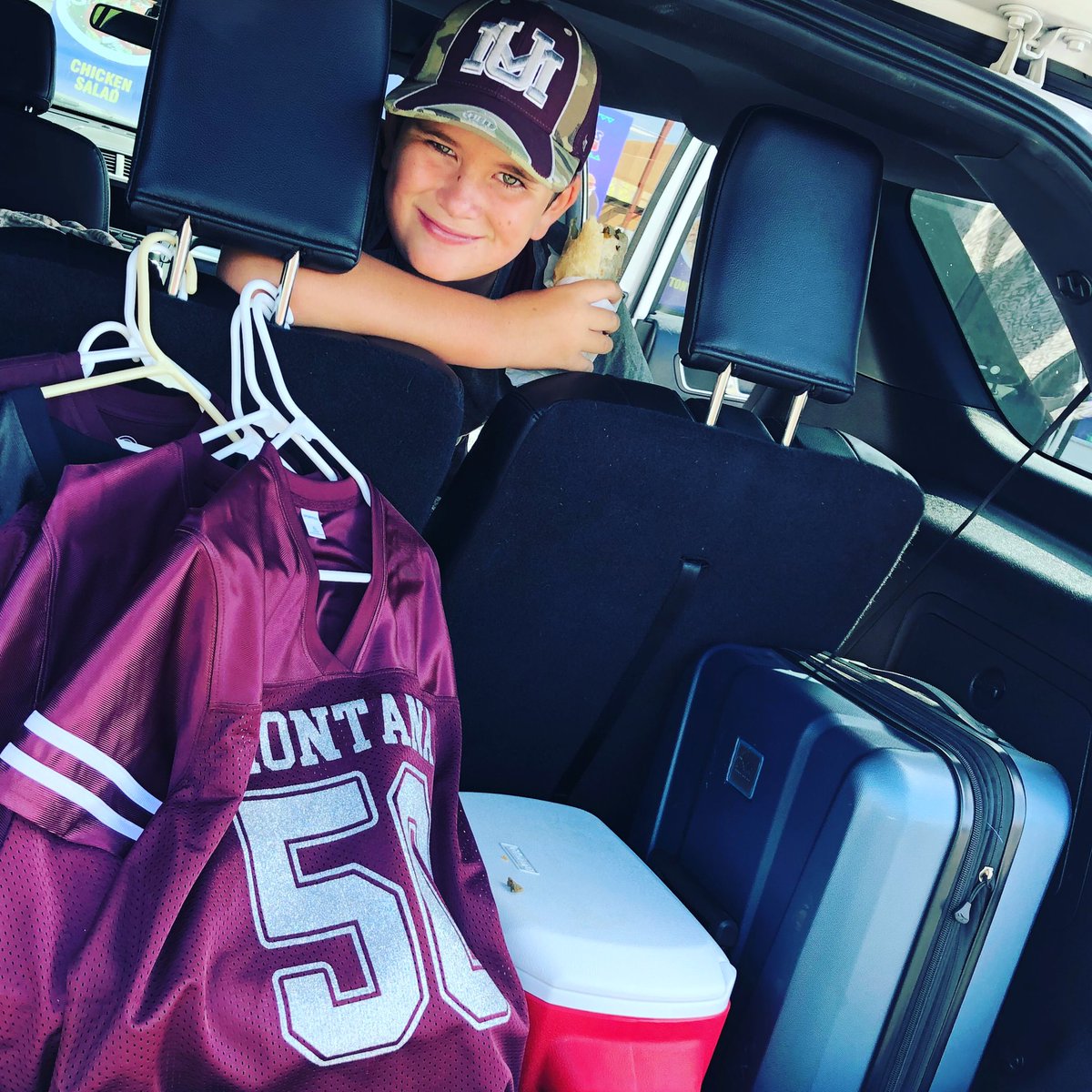 MOMOF3MEYERBOYS's tweet photo. Burritosβ
Browniesβ
Jerseysβ
Letβs hit the road!! Cal Poly Bound with Cooper! Jeff is riding the train up tomorrow. So excited to see @the_meyer_50!! ππ»π―π«π #GoGriz #meyer50 #roadtriptoslo #lovemyboys #tgif #bringingcaliforniaboysburritos https://t.co/btuJ8Ypici