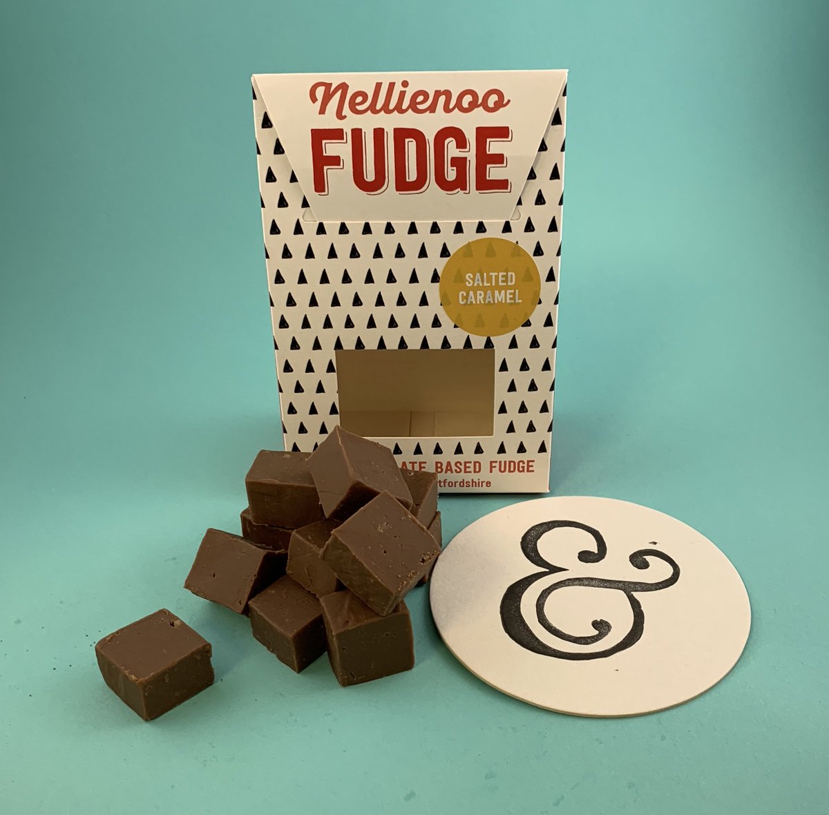 GinWithBox's tweet photo. This fudge from @nellienoo_fudge is super creamy, super tasty handmade chocolate based fudge - Lovely with a G&amp;T!

#gin #craftgin #smallbatch #ginandtonic #ginwith #GinBox https://t.co/hDOye0METH