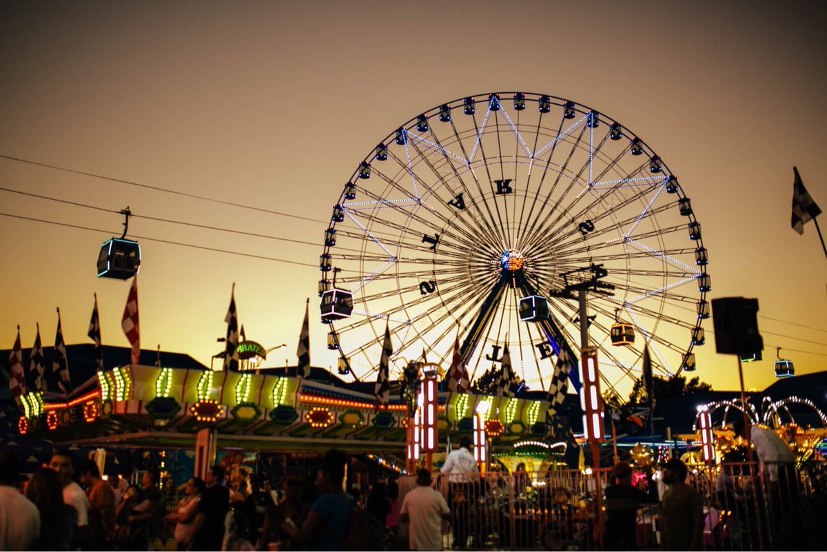 hewinesshedines's tweet photo. Give us a weekend filled with all the food and all the fun 😍🙌🏼 head to the State Fair of Texas for fried goodness, try some brews at Lake Highlands Oktoberfest, and sample gelato at the Gelato Festival! 😋🎡🍻🍧
#weekend #statefairoftexas #dfw #oktoberfest #gelatofestival https://t.co/526bXNoeY1