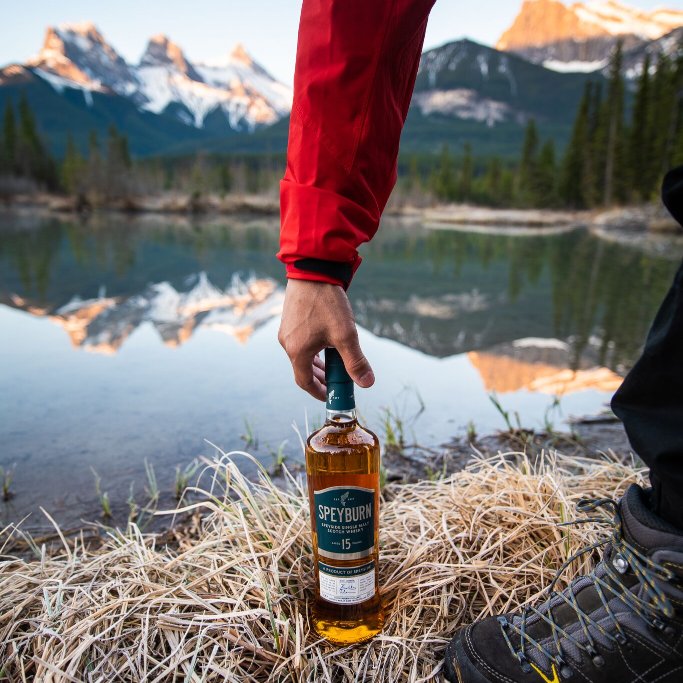 SpeyburnWhisky's tweet photo. A long-lasting finish with a warming spice with oranges, toffee and vanilla. Speyburn 15 Years Old perfect dram for the great outdoors, don't you agree?

Discover more about Speyburn 15 Years Old here - https://t.co/XvEwUxA41a https://t.co/qqM4zN5H6K