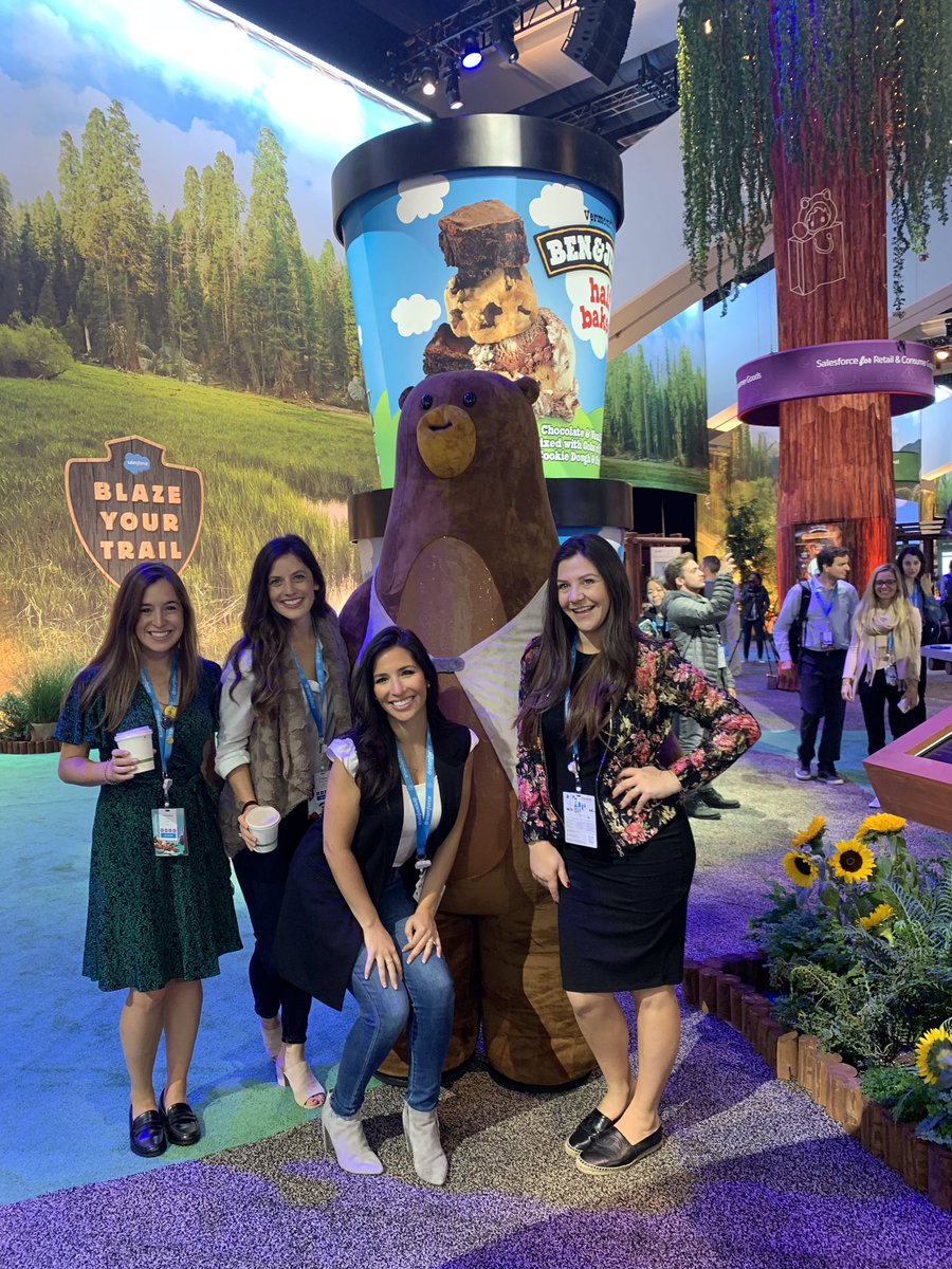 CherylSZee's tweet photo. Day 4 of @Dreamforce ! We made it! #df18 #PRgals @salesforce https://t.co/Cvke7Matom