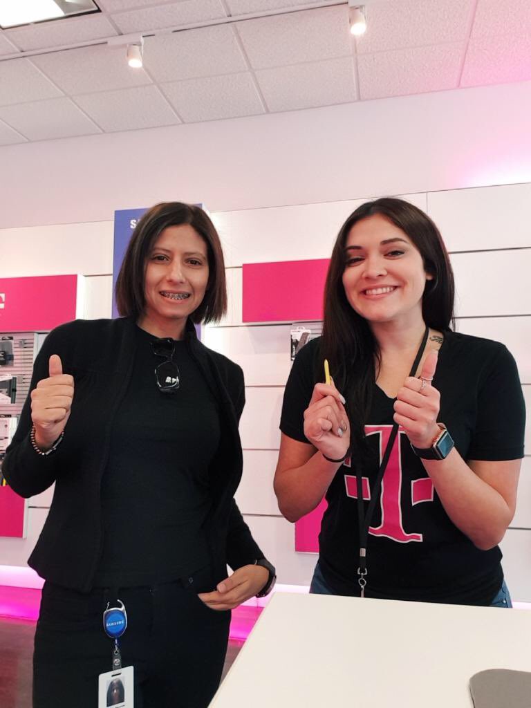 EmilyjimenezTmobile tweet media