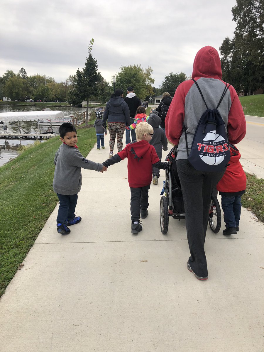 torkelsonmusic's tweet image. Lakeview students are enjoying their walk-a-thon and playing at the park today! #ALASconnectED