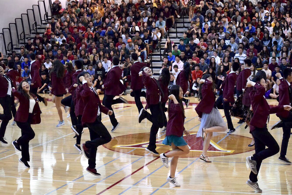 ArcadiaSMW's tweet photo. We had a blast performing and supporting other groups at the Homecoming Assemblies yesterday! The amount of school spirit everyone demonstrated was amazing and we are super excited to continue to bond and make memories of our senior year. #ApachePride @ArcadiaUnified ❤️💛 https://t.co/qqynPXiRUl