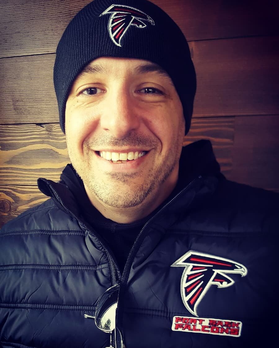 Ronin_Falcon's tweet photo. Rocking our @FSMinorFootball Falcons gear courtesy of @WinnersWaySFS 
#FalconsSOAR #ProtectTheNest #fortsask #fortside https://t.co/Cji0uhXPdM